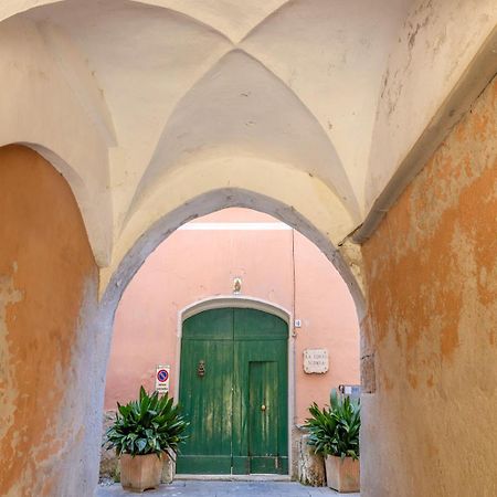 La Corte Sconta Finalborgo Финале Лигуре Экстерьер фото